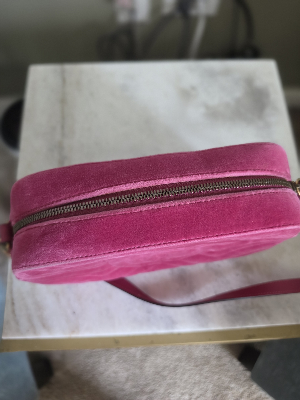 Gucci Pink Velvet GG Marmont Shoulder Bag Small - Picture 4 of 7